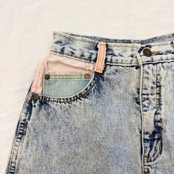 Vintage Hollywood Era Denim Skirt | Acid Wash Patch Pocket Mini - Picture 5 of 7